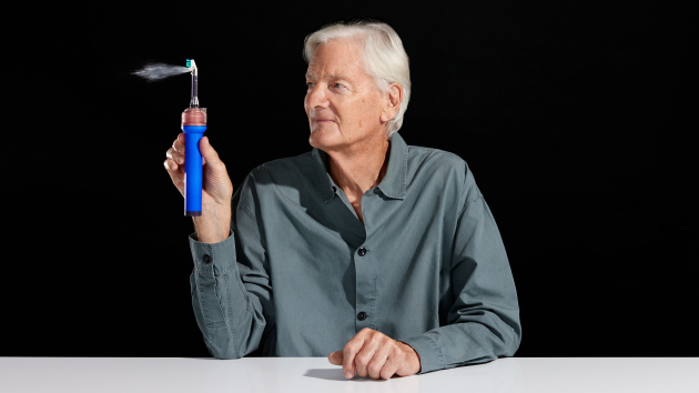 Dyson erweitert Markenportfolio um intelligente Zahnbürste - Mit der CameraJet steigt Dyson in die Mundpflege ein und verbindet Zahnbürste, Kamera, KI und Mundspülung - Quelle: Dyson